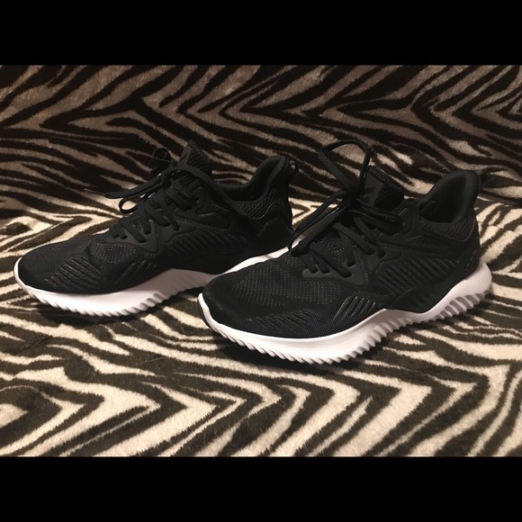 Woman’s Adidas AlphaBounce - Picture 3 of 3